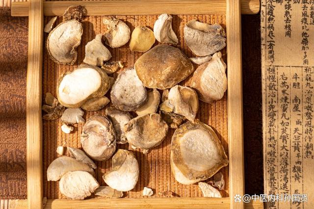 结节、囊肿?一个中成药内消瘰疬丸,清肝泻火,软坚散结(内消瘰疬丸治疗结节效果如何)