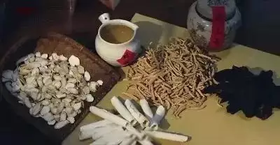 甲状腺疾病最爱盯上这4类人!中医“一疏一补”,消结节、治甲亢,内外同治防复发~