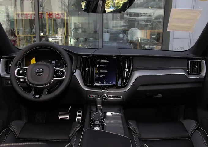 直降6.8万!新款沃尔沃XC60开启“大甩卖”(沃尔沃xc60价格最低多少钱)