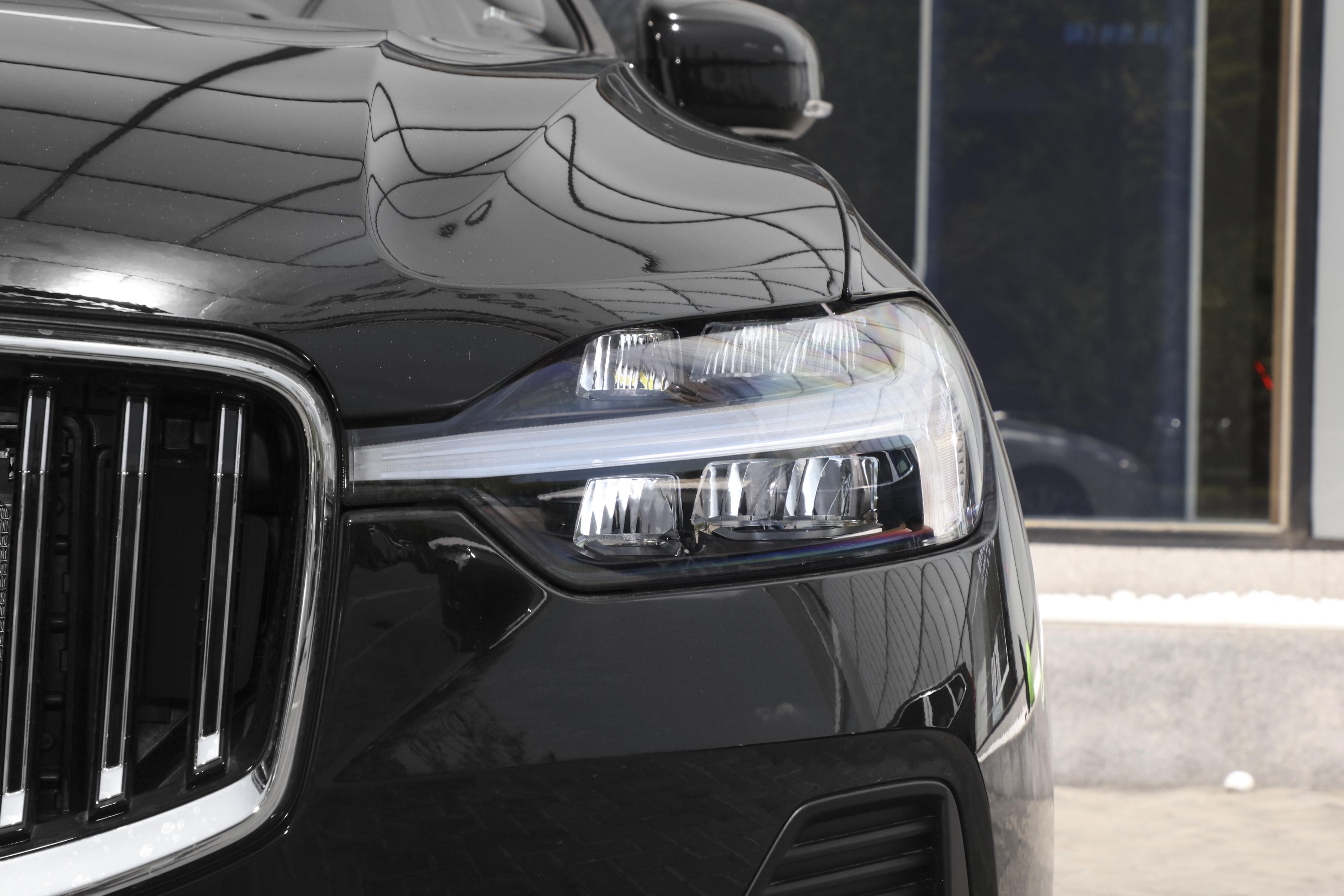 沃尔沃亲民了,XC60价格再降,配2.0T+8AT动力,奥迪Q5压力大了(沃尔沃xc60价格是多少)