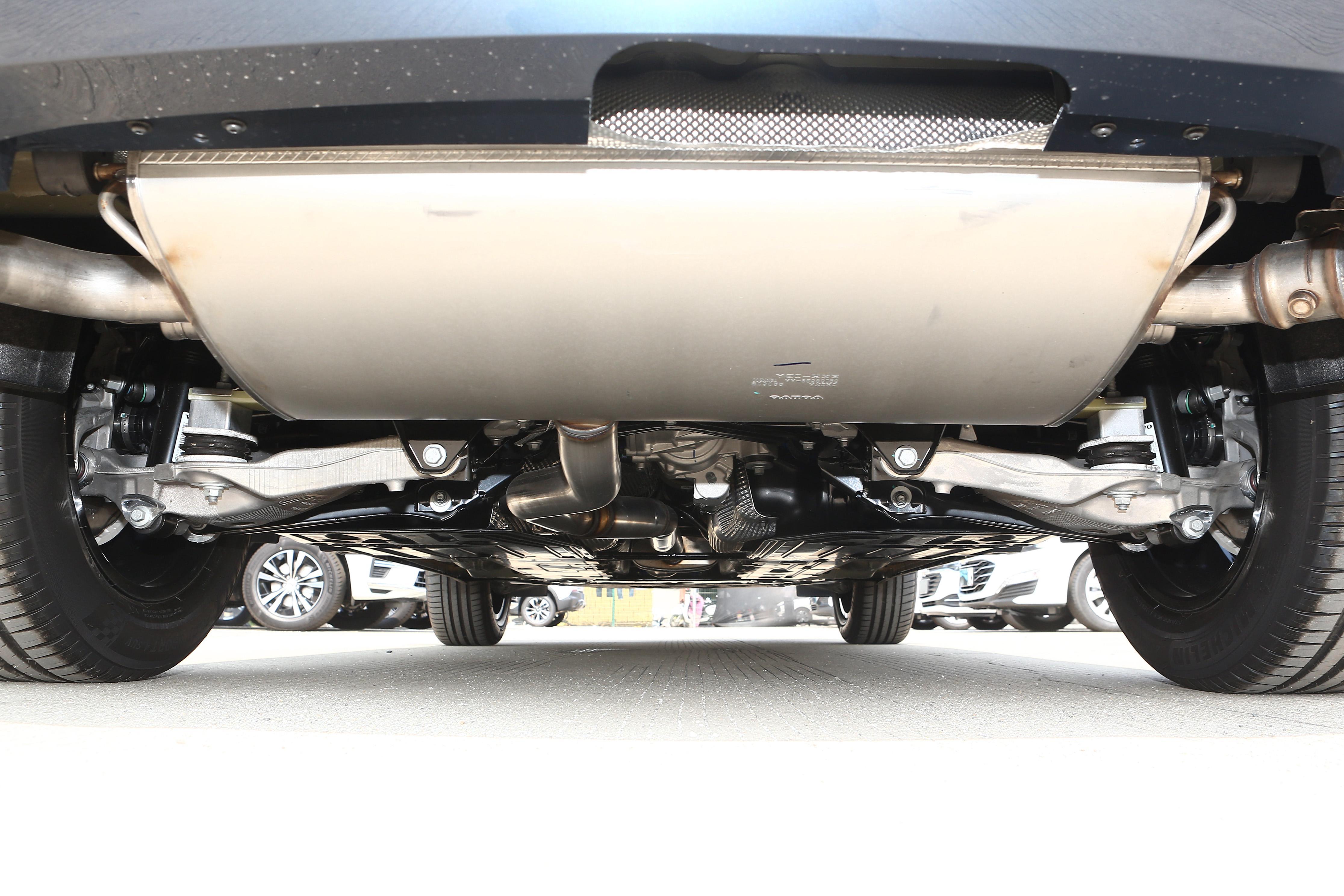 沃尔沃亲民了,XC60价格再降,配2.0T+8AT动力,奥迪Q5压力大了(沃尔沃xc60价格是多少)