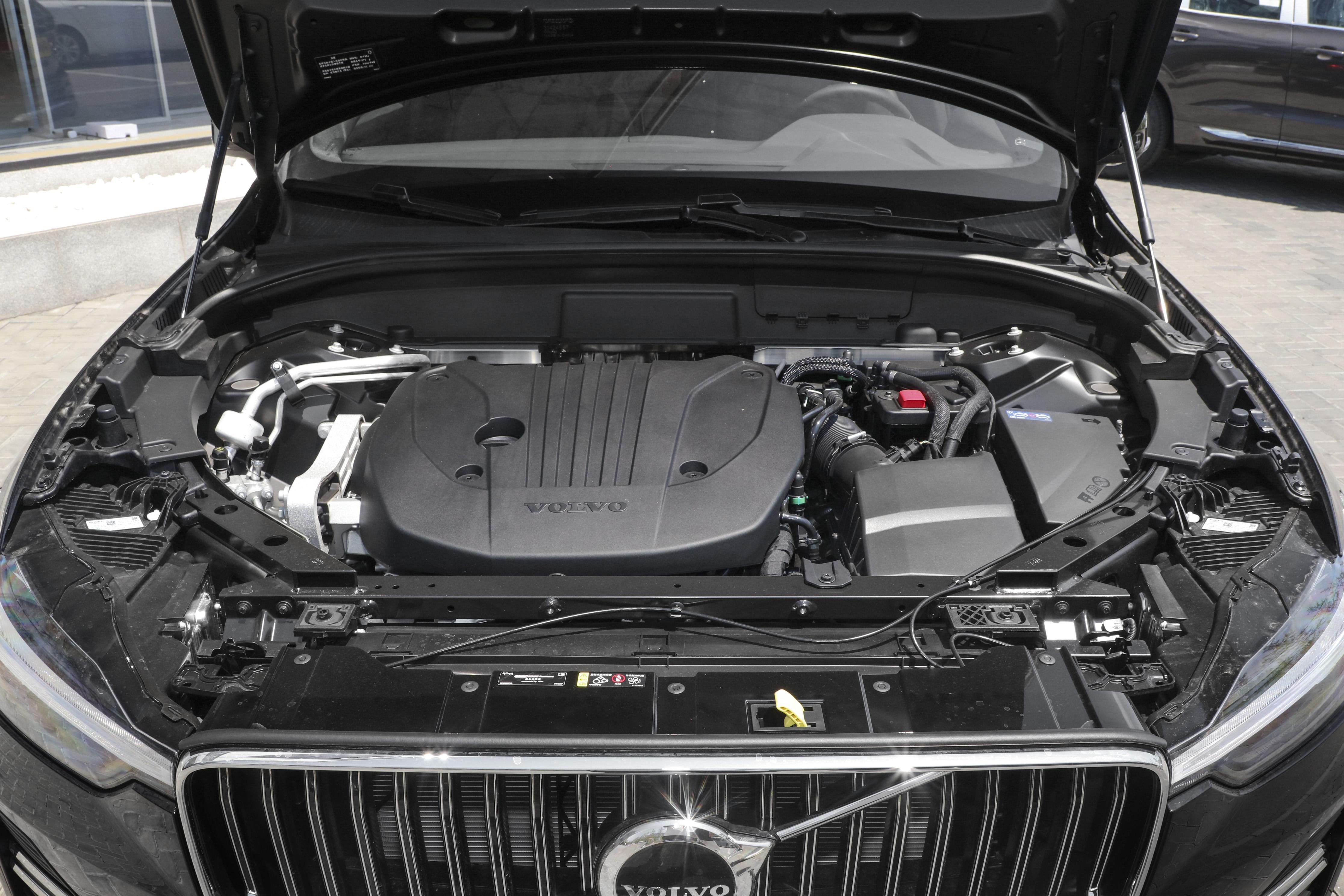 沃尔沃亲民了,XC60价格再降,配2.0T+8AT动力,奥迪Q5压力大了(沃尔沃xc60价格是多少)