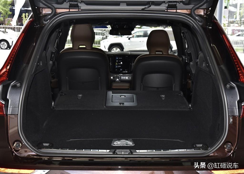 务实的沃尔沃XC60,250匹马力,优惠7万,空间大还安全(沃尔沃xc60 2021新款配置)