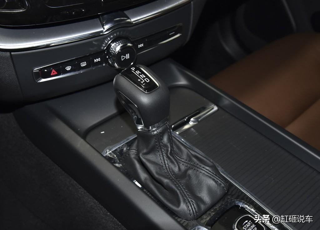 务实的沃尔沃XC60,250匹马力,优惠7万,空间大还安全(沃尔沃xc60 2021新款配置)