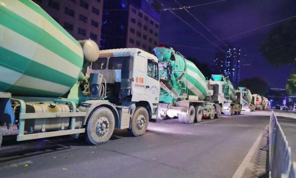 最新进展!地陷致3人被困,千余人全力参与救援!广州地铁致歉(广州地陷3人被困救上来了吗)