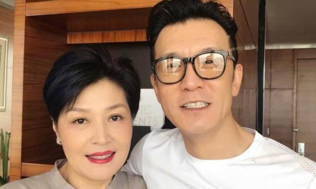 李咏病逝5年,哈文拒绝改嫁坚持赡养婆婆,直言:我永远是李家人