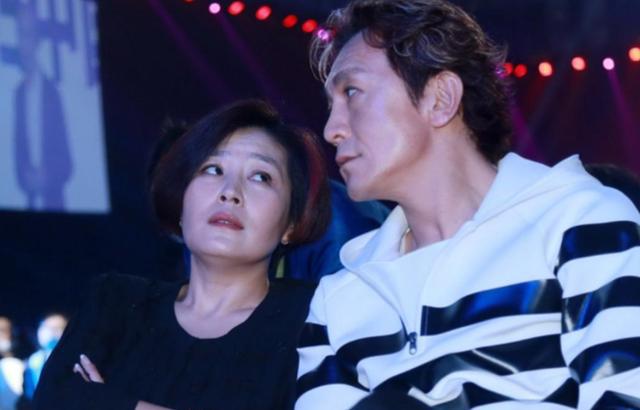 李咏病逝5年,哈文拒绝改嫁坚持赡养婆婆,直言:我永远是李家人