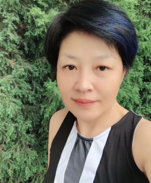 李咏病逝5年,哈文拒绝改嫁坚持赡养婆婆,直言:我永远是李家人