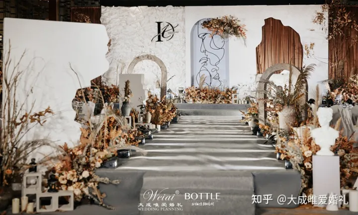 五星级酒店婚宴一桌多少钱(在五星级酒店举办婚礼 大概多少钱)