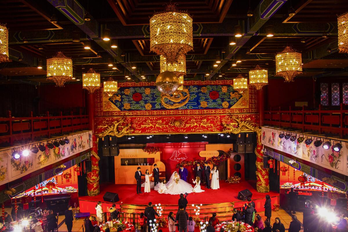 五星级酒店办婚礼有多豪?5万起步,做好预算让婚礼变得更加完美(五星级酒店办婚礼费用)