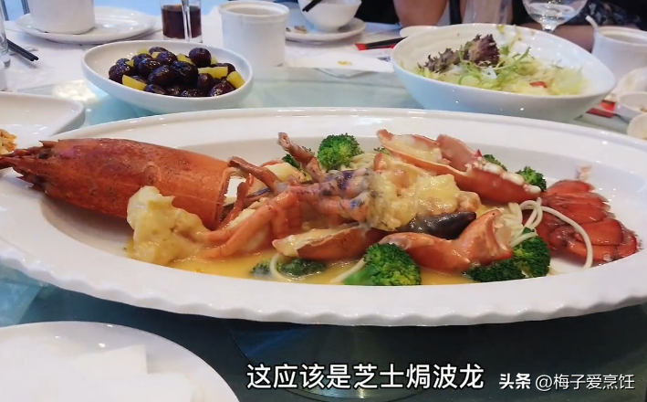 普通南京人结婚有多壕?五星级酒店办喜宴,一桌没有5000元下不来(南京结婚酒店一览表)