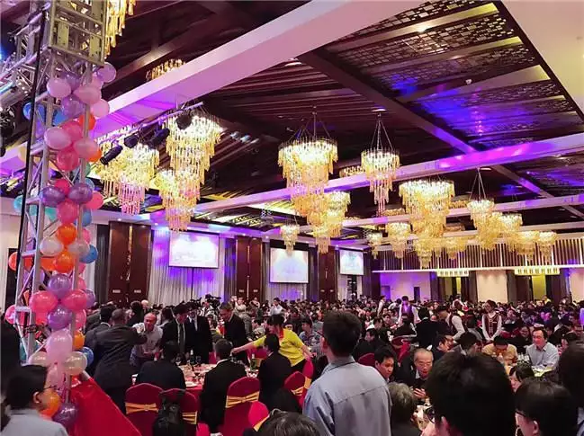 2020年,浙江一婚宴五粮液被调包,18人中毒住院,家属索赔50万,结局咋样?江西一大学生到派出所,更换二代身份证,民警:你必须得换个名字(婚酒五粮液)