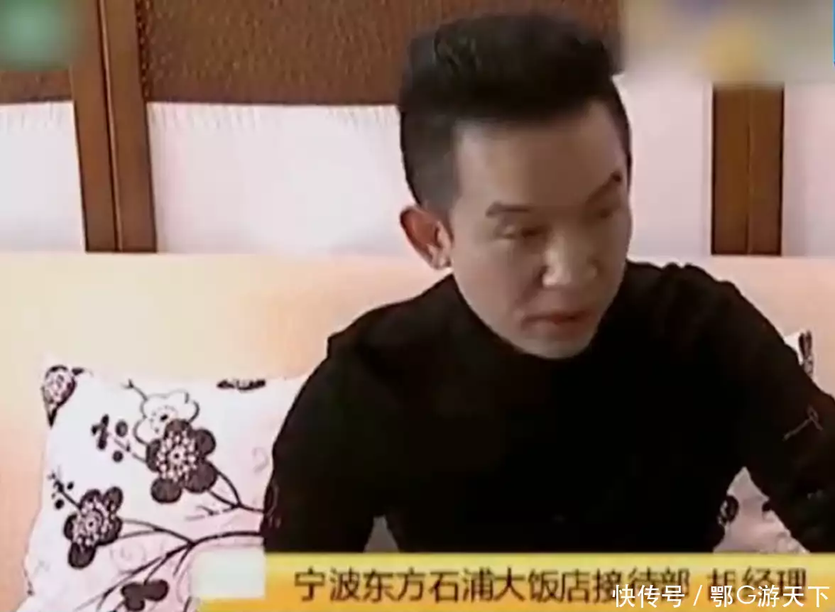 20年浙江一婚宴五粮液被调包,18人住院,家属索赔50万,结果如何礼堂门卫隐藏身份60年,女婿“设局”暴露其身份,授奖时泪流满面(宜宾五粮液婚宴酒价格表)