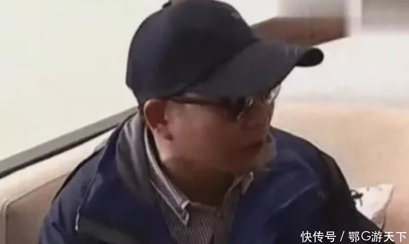 20年浙江一婚宴五粮液被调包,18人住院,家属索赔50万,结果如何礼堂门卫隐藏身份60年,女婿“设局”暴露其身份,授奖时泪流满面(宜宾五粮液婚宴酒价格表)