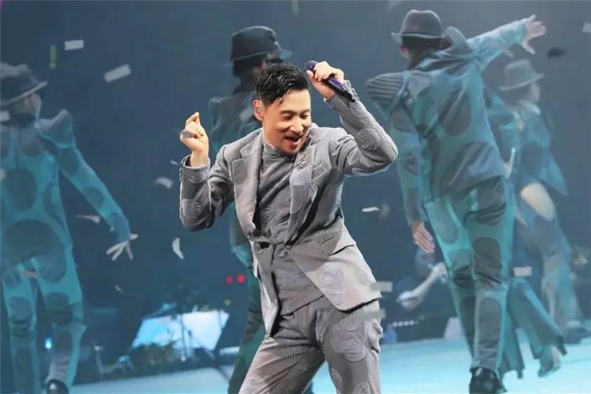 《孤勇者》很火,却难掩“歌神”的消亡