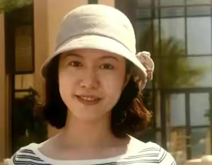 有种“整容”叫翁帆结婚,丈夫杨振宁变化不大,她却像换了个人(翁帆接受采访:和杨振宁结婚当天)