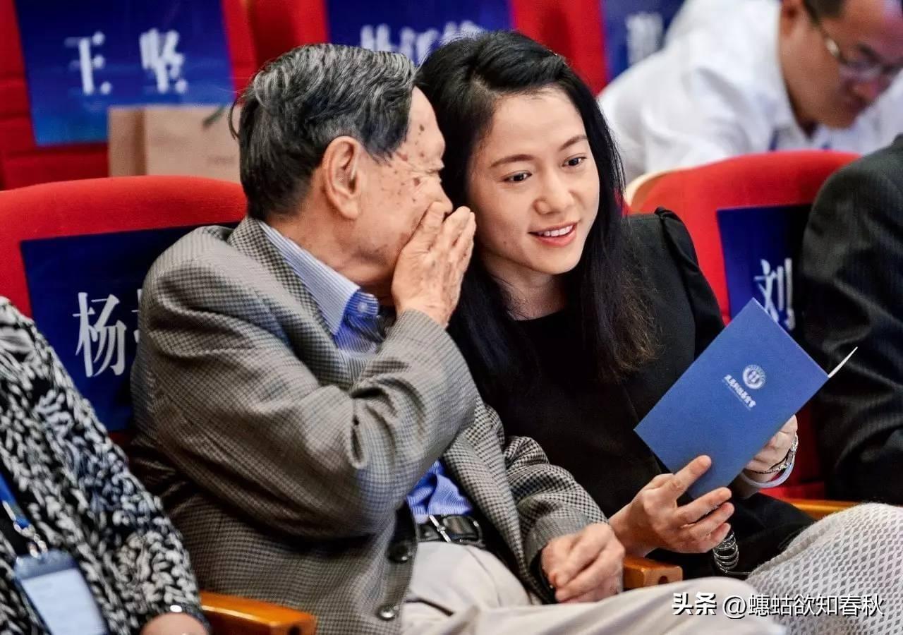 101岁的杨振宁,与嫁给他19年的翁帆,这对爷孙恋怎么样了?(杨振宁与翁帆结婚多少年)