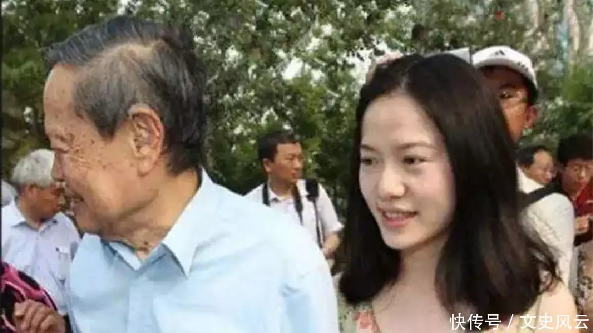 杨振宁妻子翁帆:我比老公小54岁,但我们是真心相爱央视主持人李瑞英,工作突接儿子坠楼消息,她含泪说出了22个字(杨振宁妻子翁帆怀孕了吗)