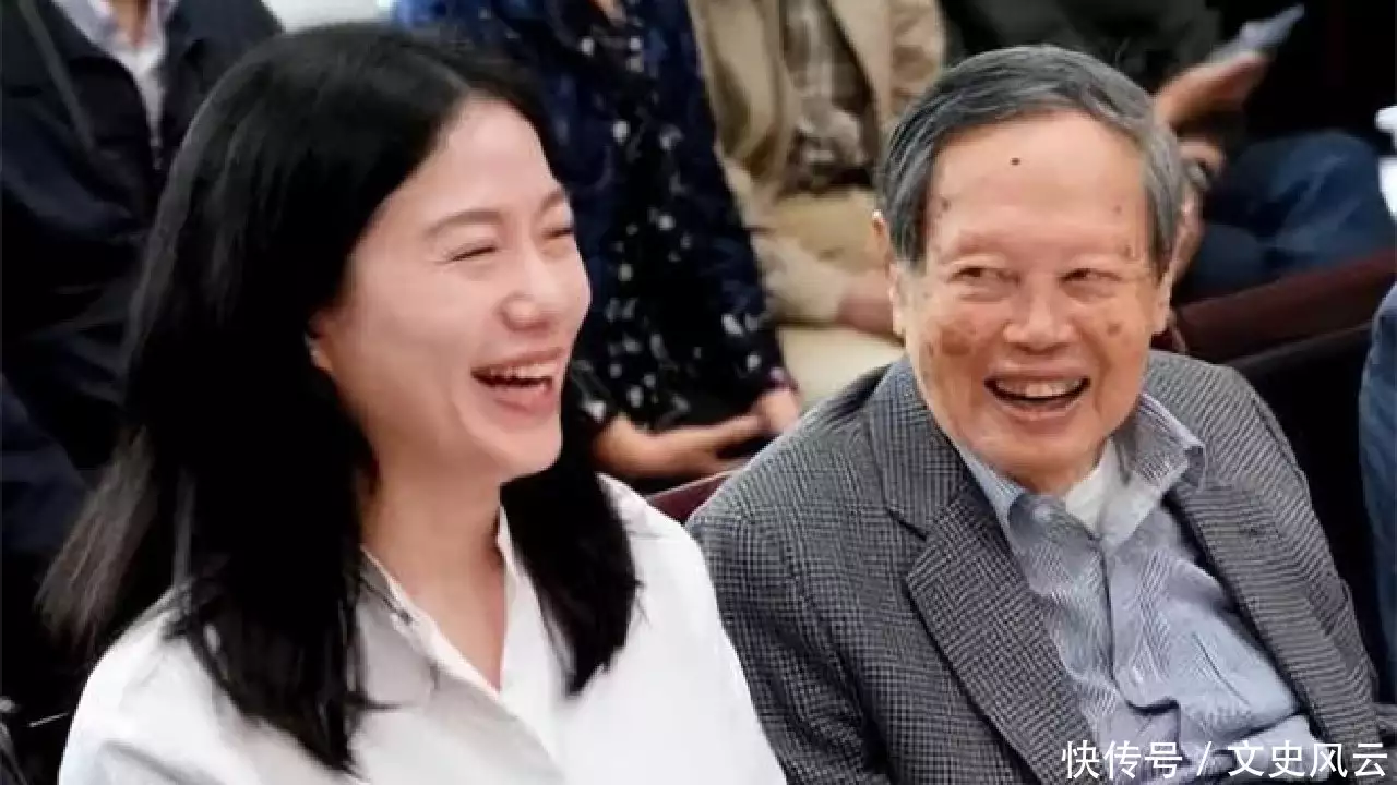 杨振宁妻子翁帆:我比老公小54岁,但我们是真心相爱央视主持人李瑞英,工作突接儿子坠楼消息,她含泪说出了22个字(杨振宁妻子翁帆怀孕了吗)