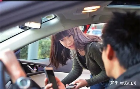 接了两单顺风车遇到几个有意思乘客,后来把顺风车软件删了(接过顺风车的单影响保险吗)