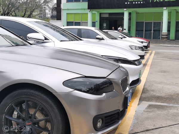 司机接了一单顺风车 车却被乘客卖了 网友:电视剧都不敢这么拍(顺风车接单犯法吗)