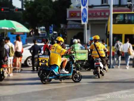 外卖小哥3年赚35万?网约车司机:同样是没社保的,我心态崩了(外卖小哥月入多少)
