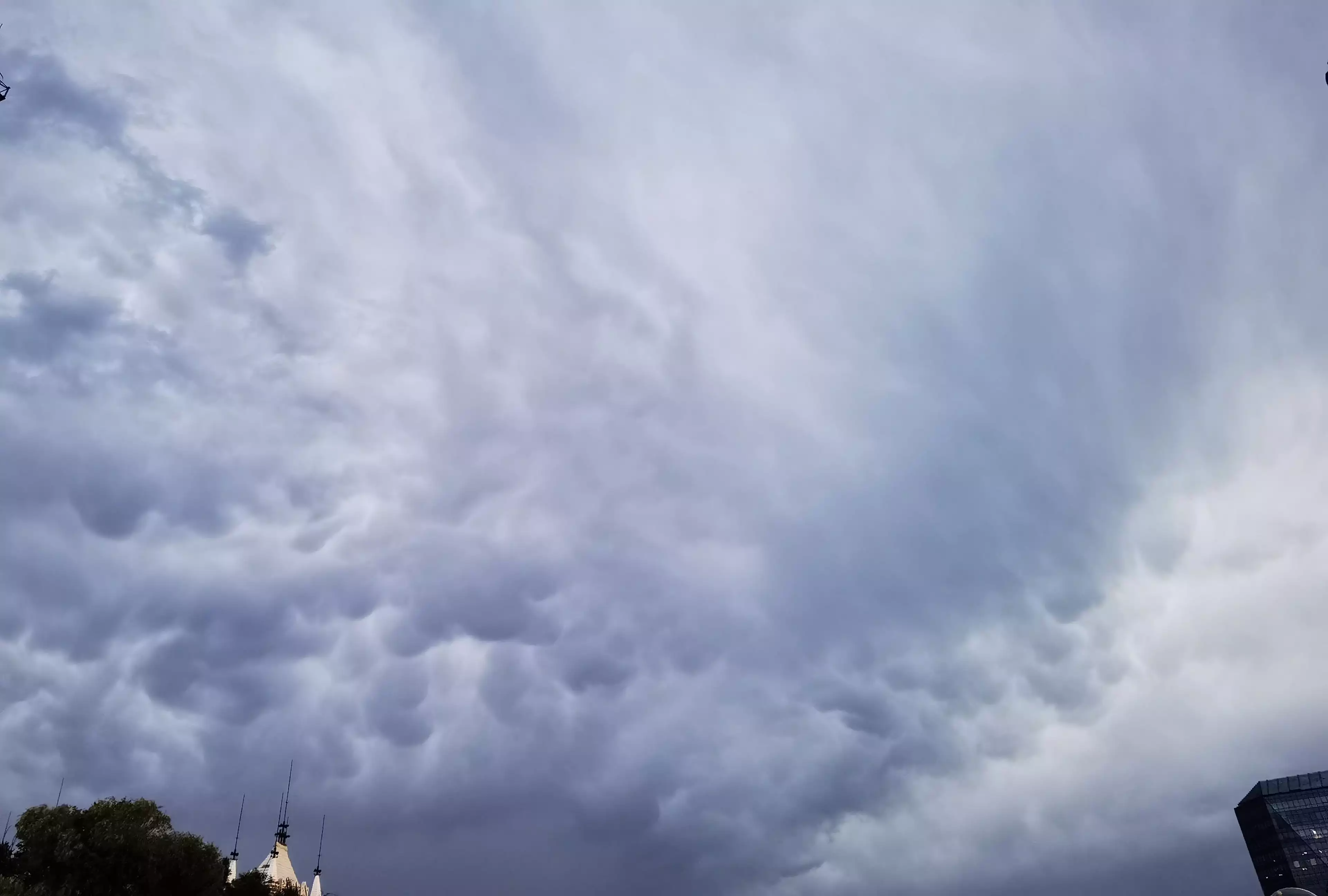 乳状云+双彩虹+晚霞!今天京城天空奇观美景轮番登场