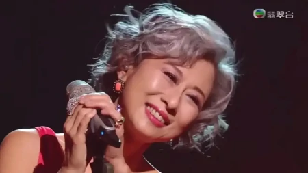 60岁叶倩文满头银发录节目,状态气质不输年轻人,网友大赞太惊艳(叶倩文!)