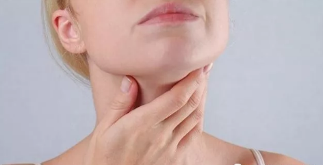 亚急性甲状腺炎的症状和治疗方法(亚急性甲状腺炎是什么病毒引起)