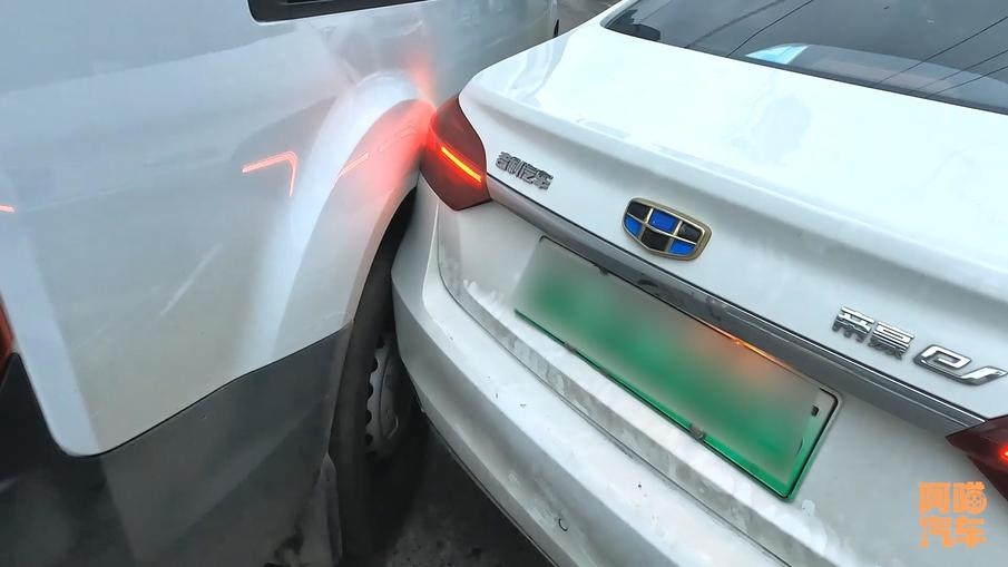 买车险价格是越低越好吗?给你说清楚,别被保险公司的套路坑了(车险越买越便宜,还是贵呢为什么)