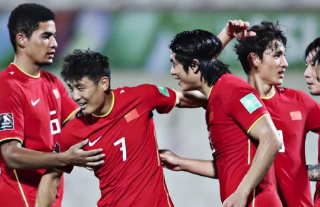 国足帅位又迎变数!李霄鹏下课基本已成定局,新一轮选帅即将开始(李霄鹏接任国足主帅)