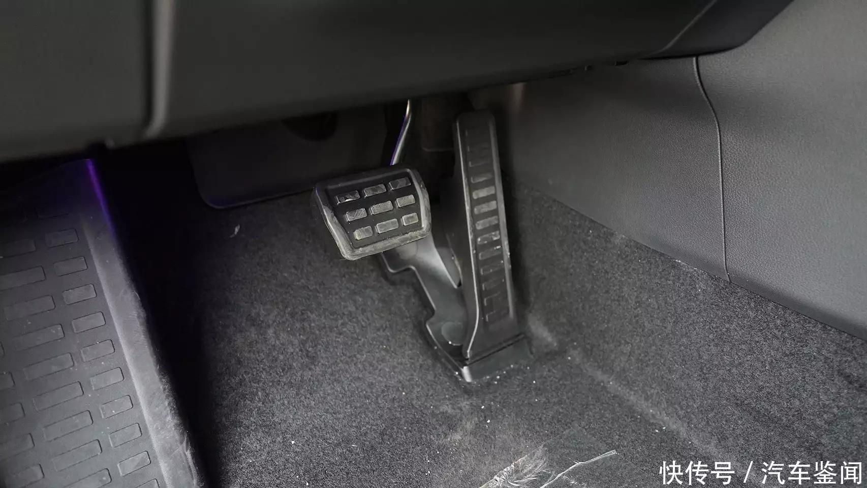 2.0T动力优秀 HEV加速快还省油 全新红旗H5您该这么选