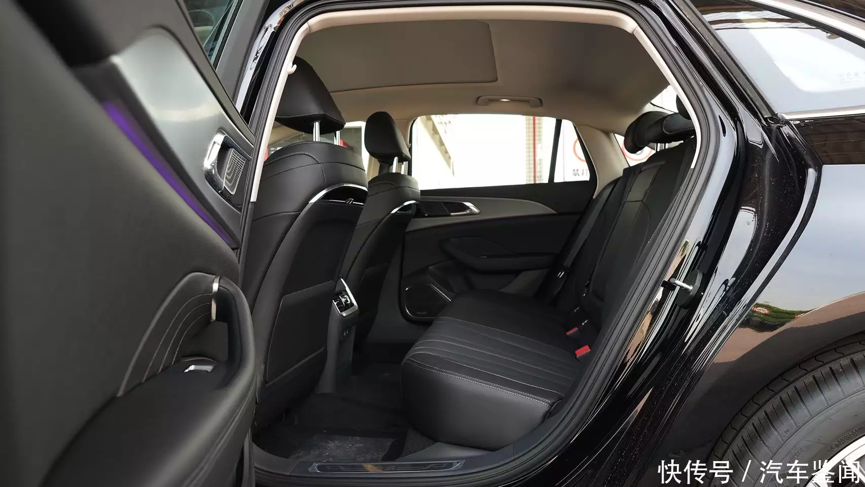 2.0T动力优秀 HEV加速快还省油 全新红旗H5您该这么选