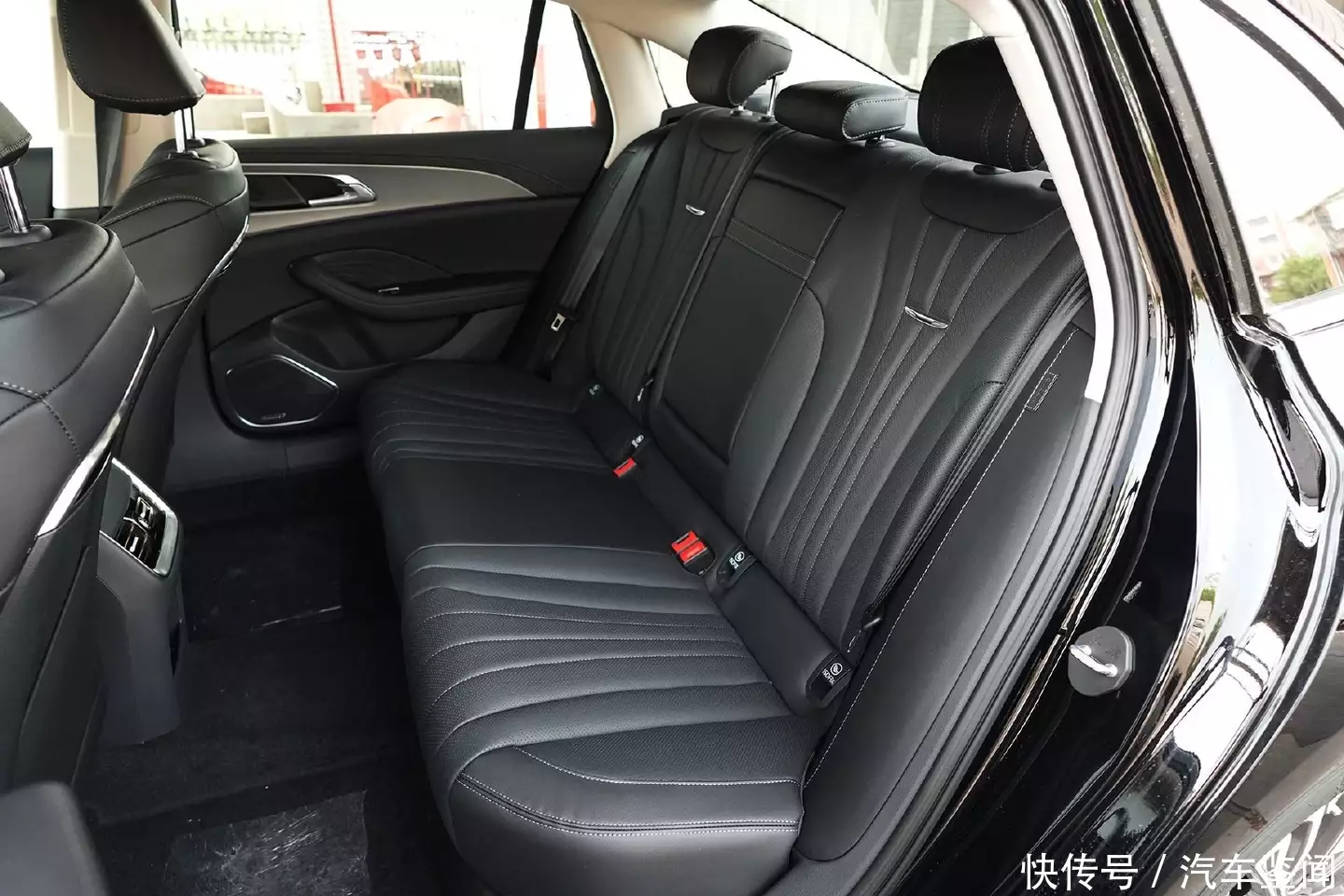 2.0T动力优秀 HEV加速快还省油 全新红旗H5您该这么选