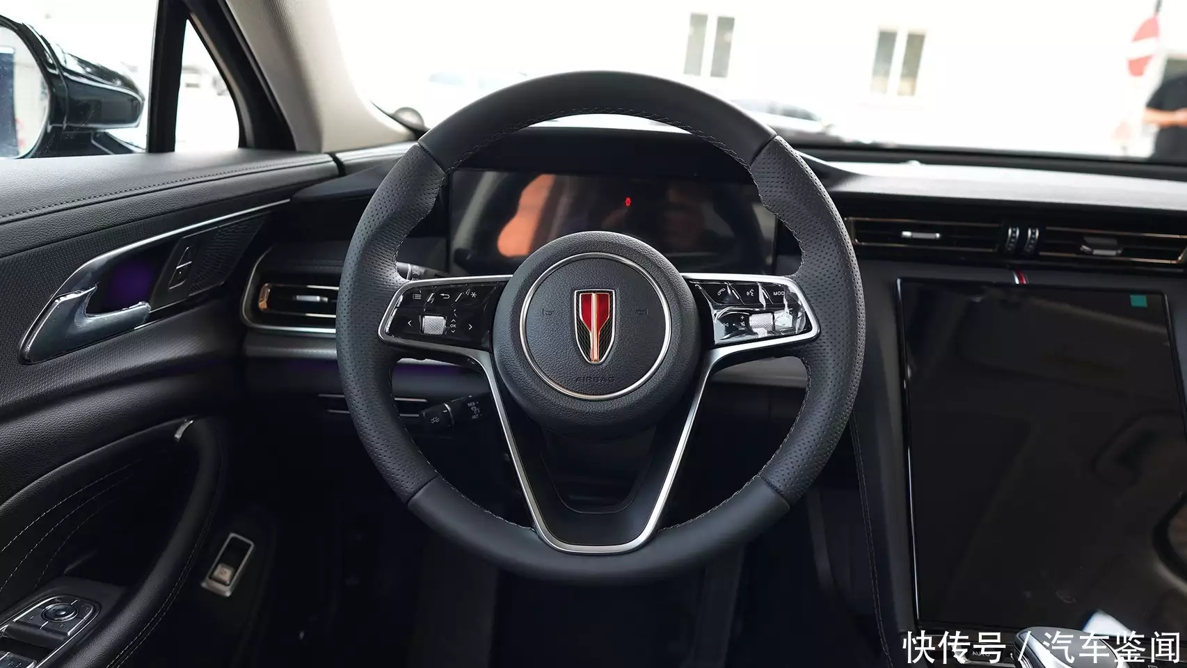 2.0T动力优秀 HEV加速快还省油 全新红旗H5您该这么选