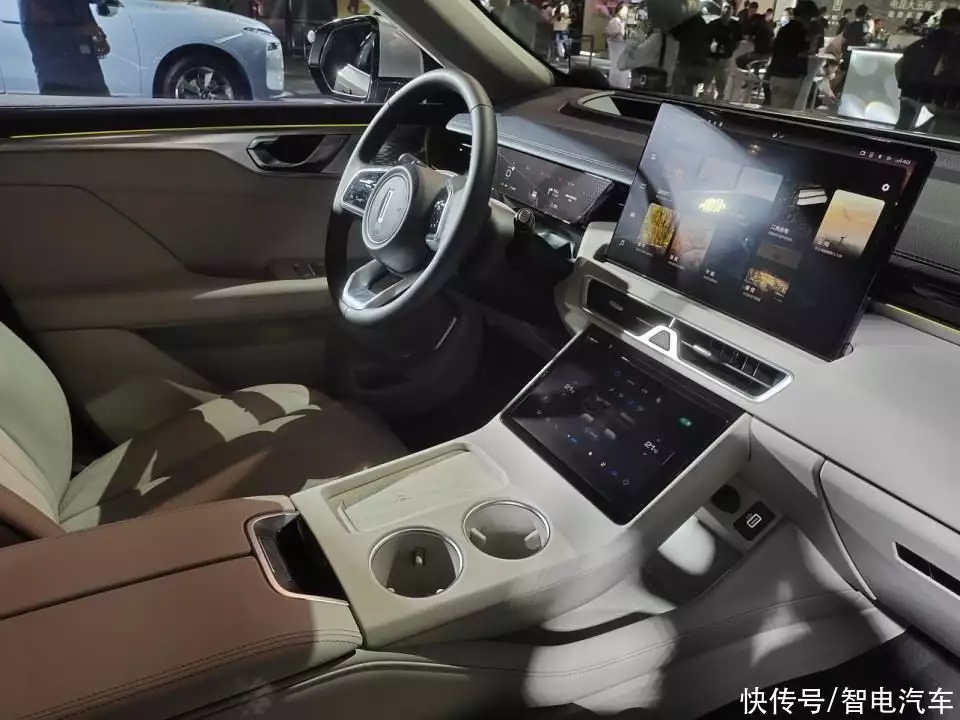 新摩卡DHT-PHEV上市,大五座SUV除了大,还应该有什么?