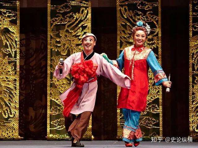 东北人宁舍一顿饭,也要看的“二人转”,是一门怎样的艺术?