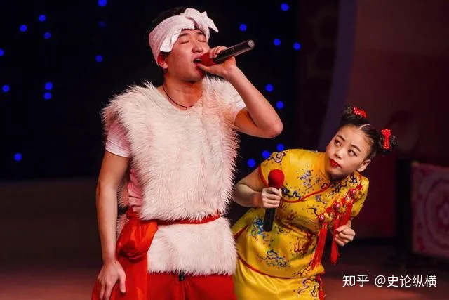 东北人宁舍一顿饭,也要看的“二人转”,是一门怎样的艺术?