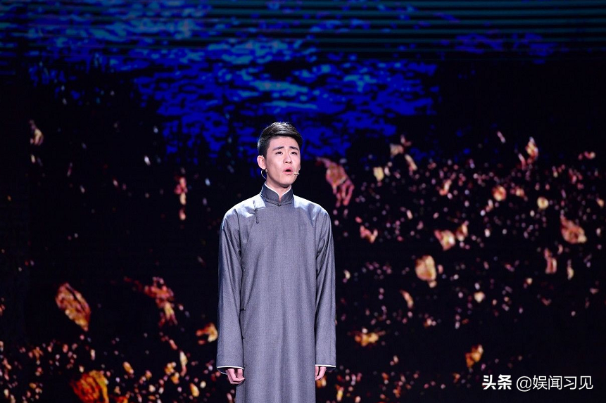 赵本山和众徒弟着白衬衣红领结,原来传统二人转还能这么“玩”啊