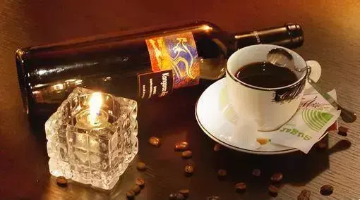 喜欢喝咖啡的朋友都进来看看 咱们聊聊喝咖啡的利与弊