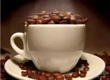 喜欢喝咖啡的朋友都进来看看 咱们聊聊喝咖啡的利与弊