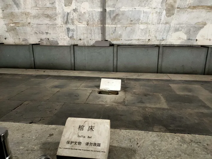 实探北京十三陵定陵地宫,揭秘传说中的皇后诈尸,真的很邪门?-十三陵定陵语音讲解