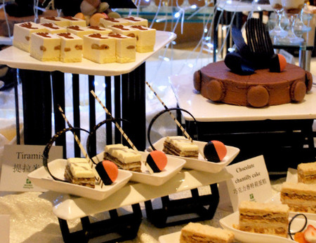 吃自助餐时,牢记“3要2不要”,吃得好不踩雷,服务员都说会吃!(吃自助餐要注意哪些礼仪规范)