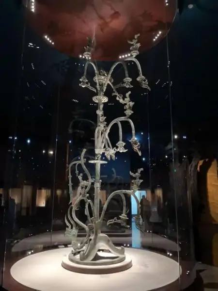 远古宝藏“三星堆”,到底挖出了什么,为何被永久禁止挖掘-三星堆挖出来啥了