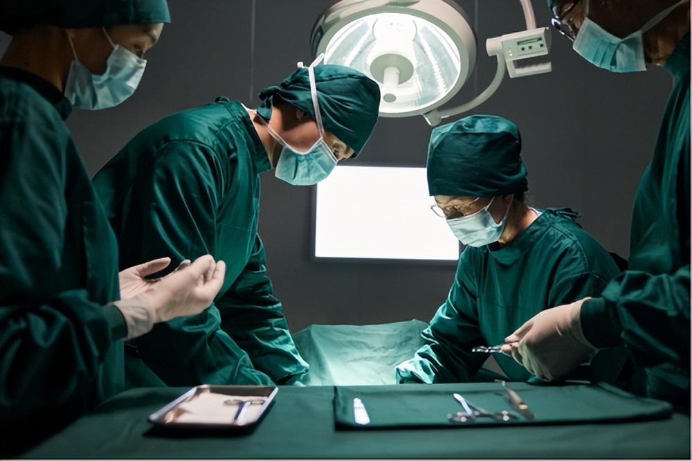 手术室里的灯,为啥看着特别科幻?-手术室灯光如何调