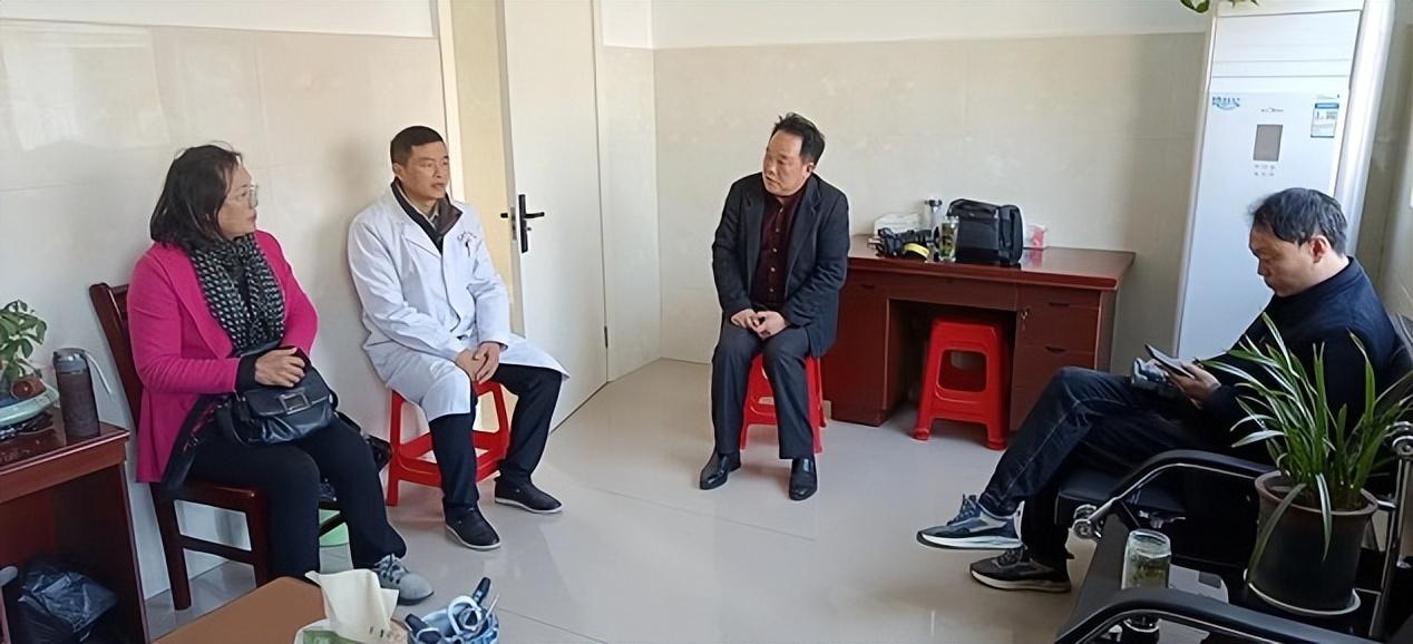 平凡的坚守,患者的靠山-平凡的守护者作文400字