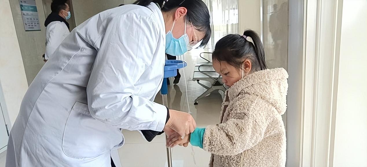 平凡的坚守,患者的靠山-平凡的守护者作文400字