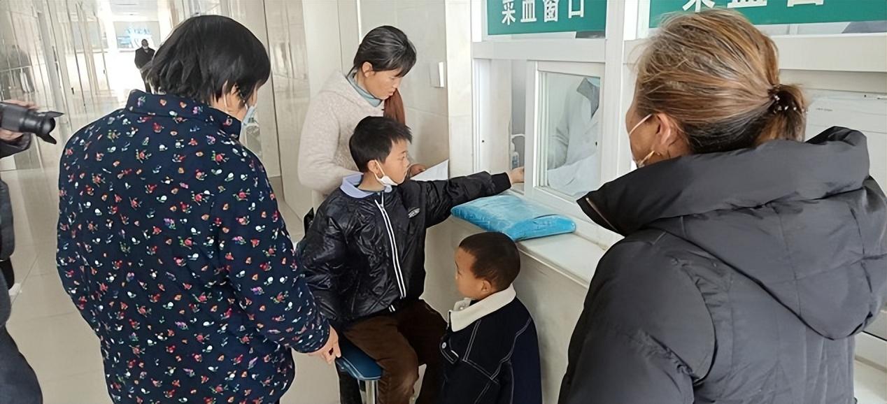 平凡的坚守,患者的靠山-平凡的守护者作文400字