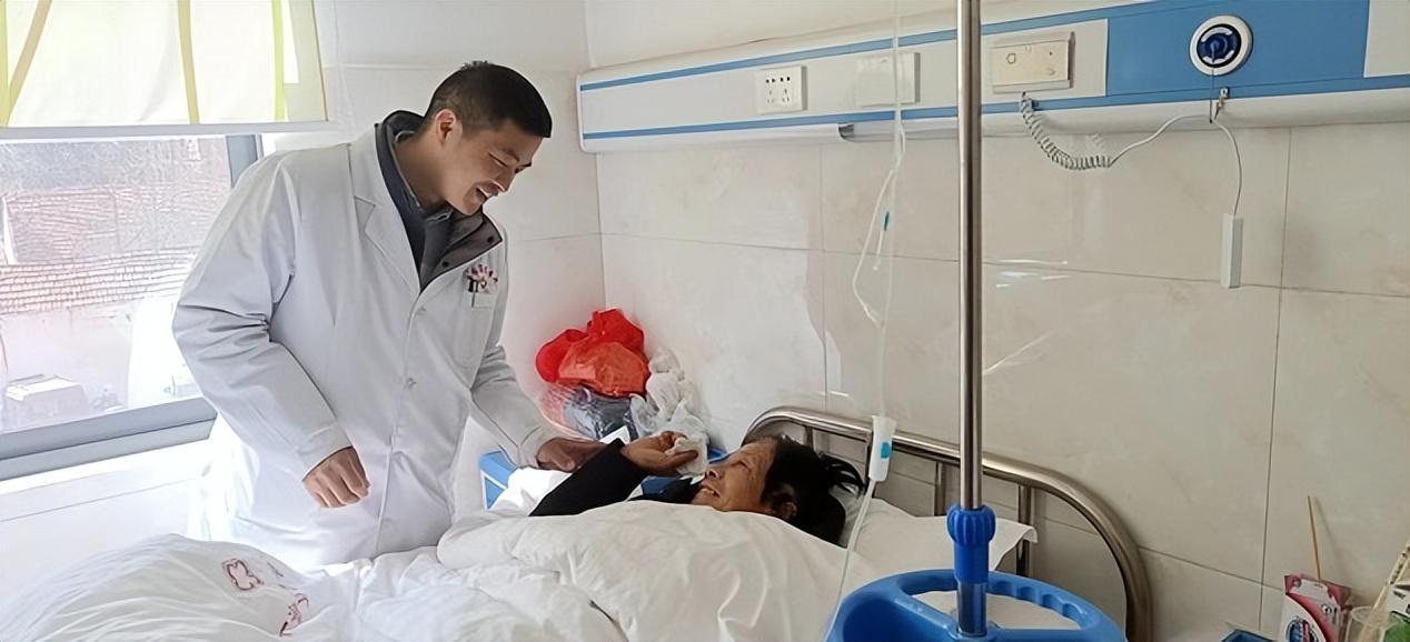 平凡的坚守,患者的靠山-平凡的守护者作文400字