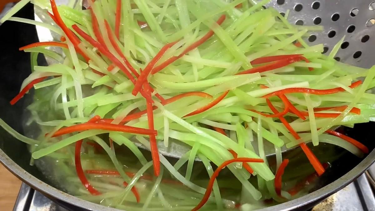 “五一放假已公布”连休5天,2个好消息,1个坏消息,早做准备-五一连休5天为什么不发工资